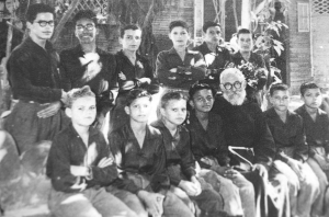 Fray Casiano y sus niños pobres de Puntarenas.