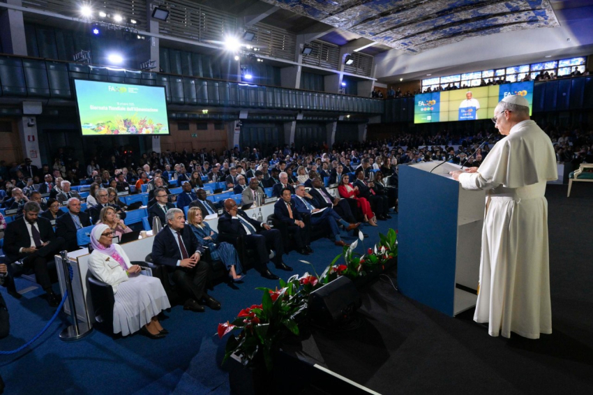 El Papa a la FAO: "Los eslóganes no sacan de la miseria"