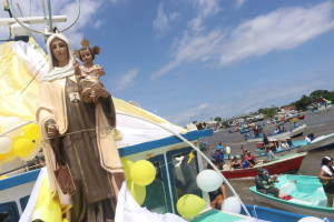 Nuestra Señora del Carmen, la Virgen del Mar, es la patrona de los pescadores..