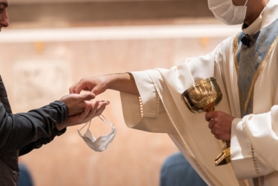 La misa “virtual” no equivale a la presencia física