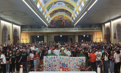 &quot;Jóvenes, no se conformen con poco&quot;