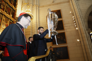 Real Madrid puso el trofeo de la Liga de Campeones a los pies de la Virgen
