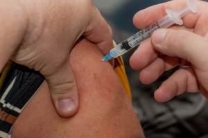 Gobierno no responde propuesta para vacunación masiva