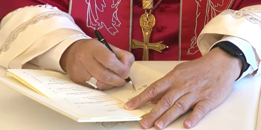 Primera encíclica del Papa se publicará el 25 de mayo