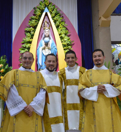 De izquierda a derecha: Efr&eacute;n Adri&aacute;n Quir&oacute;s Fonseca, Jorge Eduardo Amador L&oacute;pez, Adiel Jes&uacute;s  Mora Hidalgo y Omar Daniel&nbsp;Calder&oacute;n&nbsp;Ure&ntilde;a