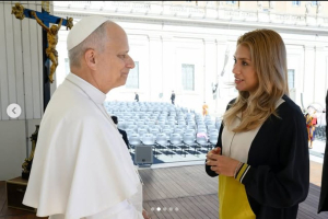 La deportista costarricense Noelia Vargas recibió la bendición del Papa León XIV