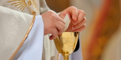 Obispos esperan que salud apruebe protocolo para volver a los templos
