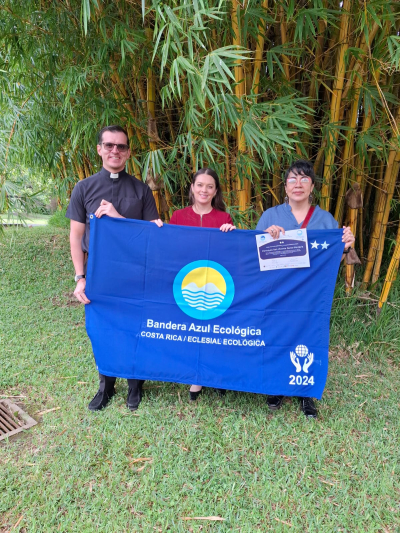 La premiaci&oacute;n se realiz&oacute; el 14 de noviembre en la Universidad B&iacute;blica Latinoamericana. En la foto, representantes de la Parroquia de Moravia.