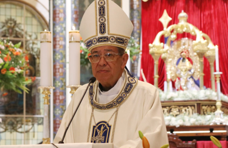 La coronación de la Virgen: un gesto simbólico de devoción y amor