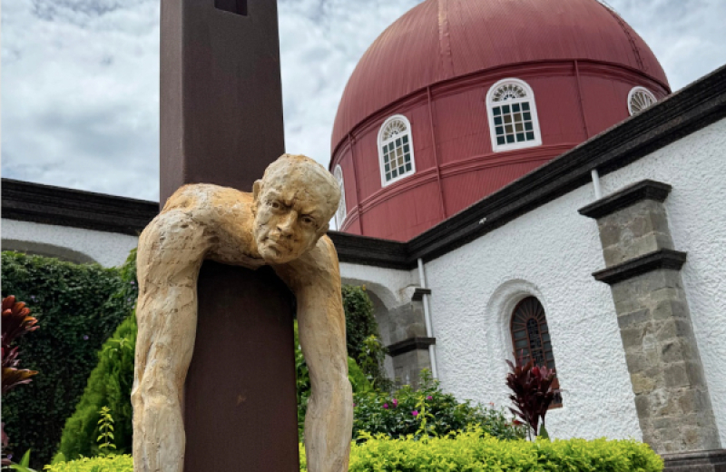 Catedral de Alajuela exhibe obras de Edgar Zúñiga