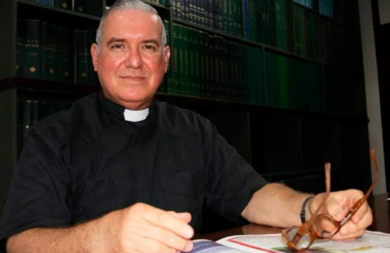 El Padre Edwin: Una vida de servicio a los más necesitados