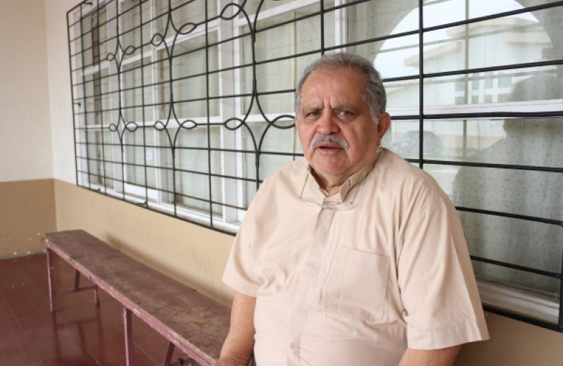 "Yo le digo a los sacerdotes jóvenes que se comprometan con las comunidades"