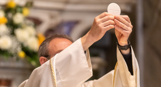 ¿Cuándo el pan y el vino se convierten en el Cuerpo y la Sangre de Cristo?